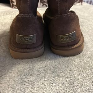 Ugg Fluff Buckle Boots in Chestnut never worn